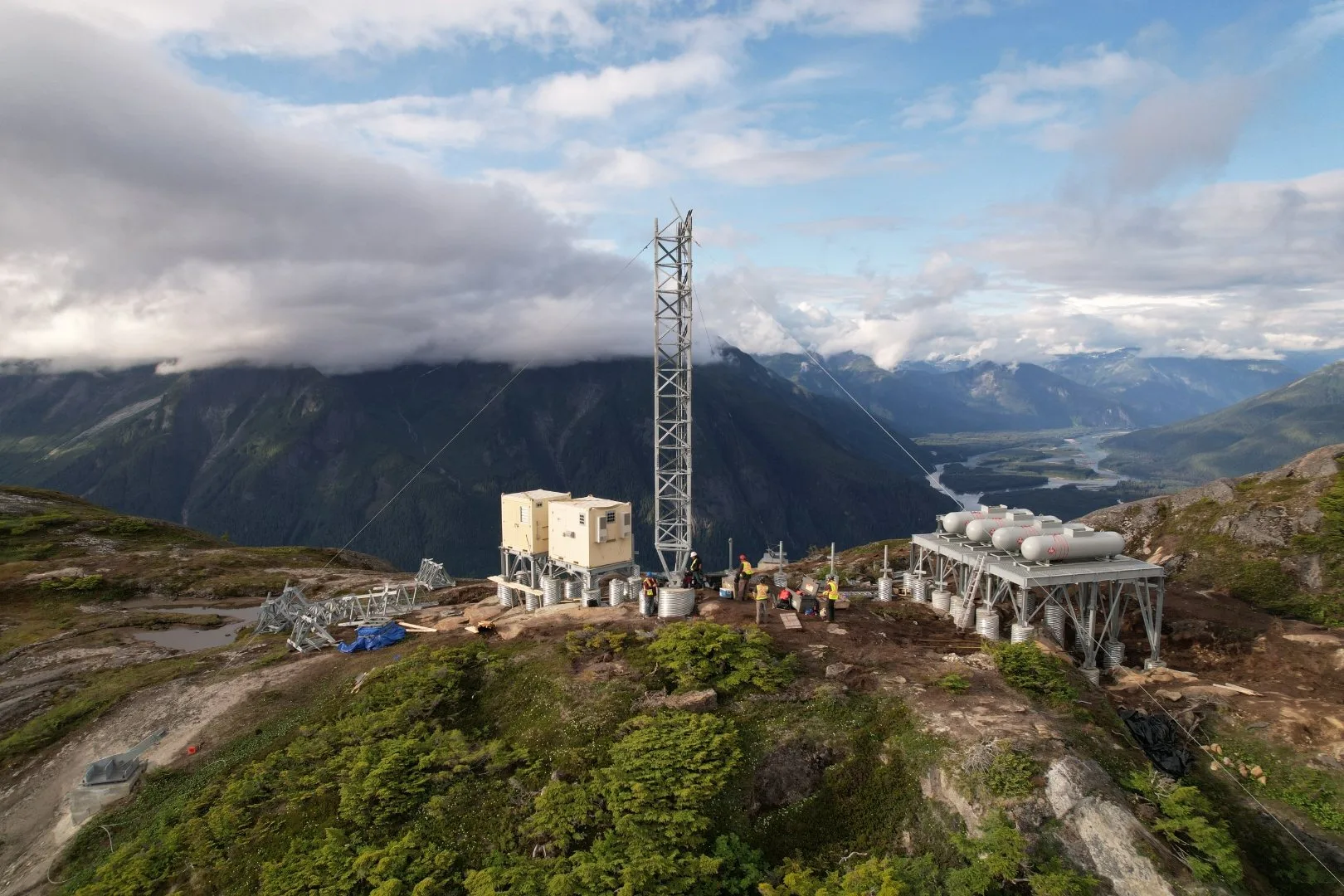 Greenfield tower build on a remote mountain ridge with helicopter logistics